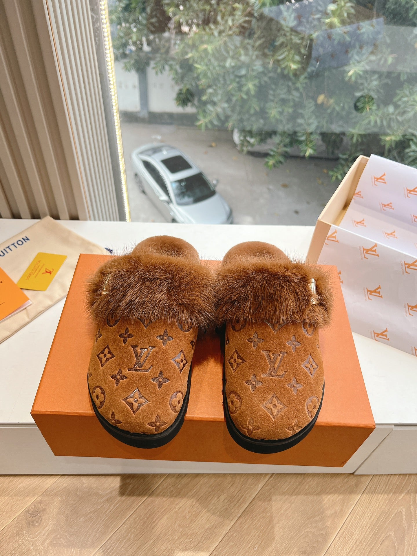 Louis Vuitton Slipper