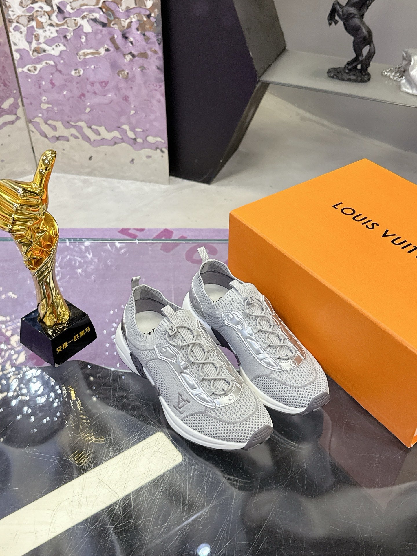 Louis Vuitton Sneaker