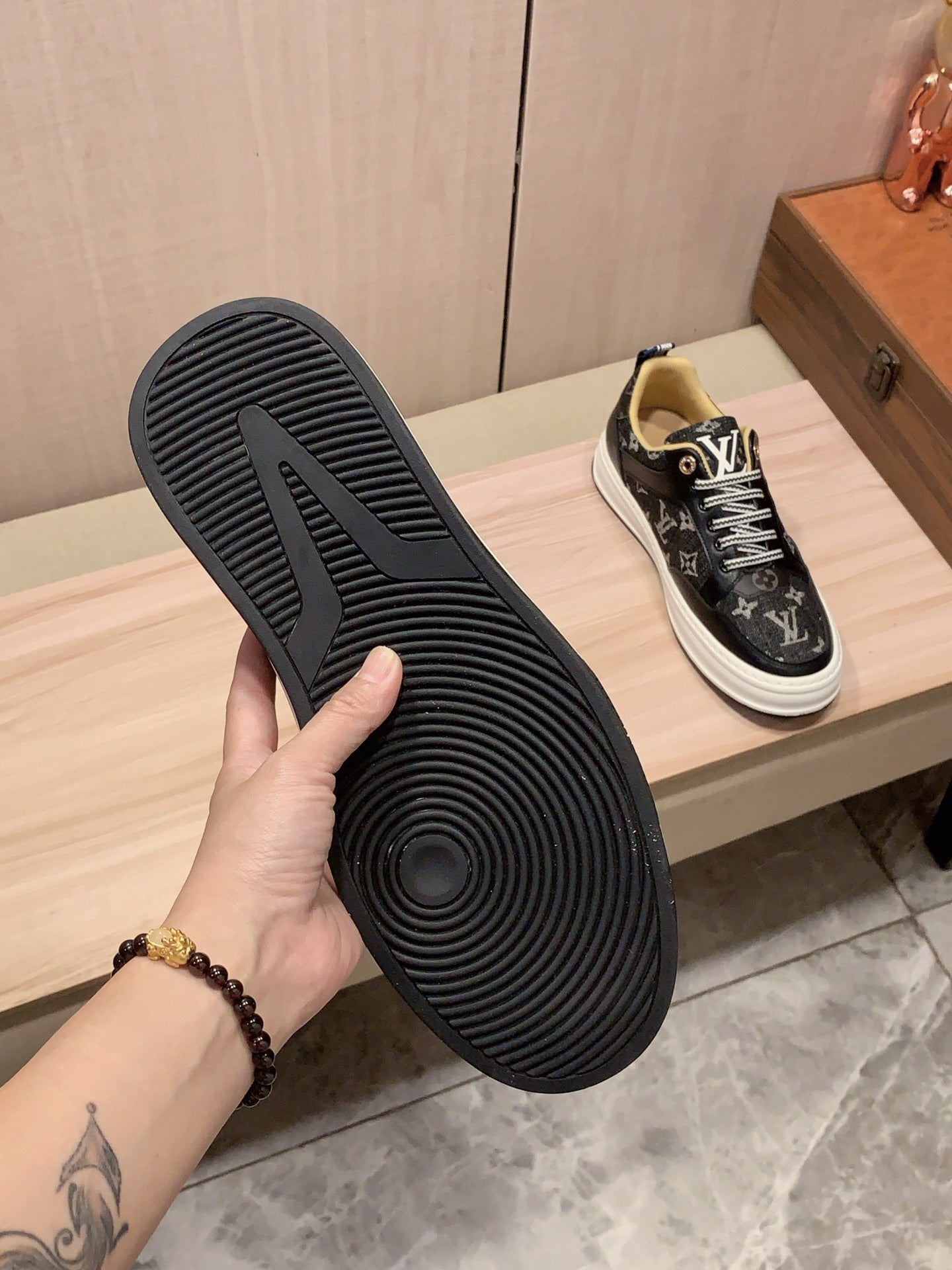 Louis Vuitton Sneaker