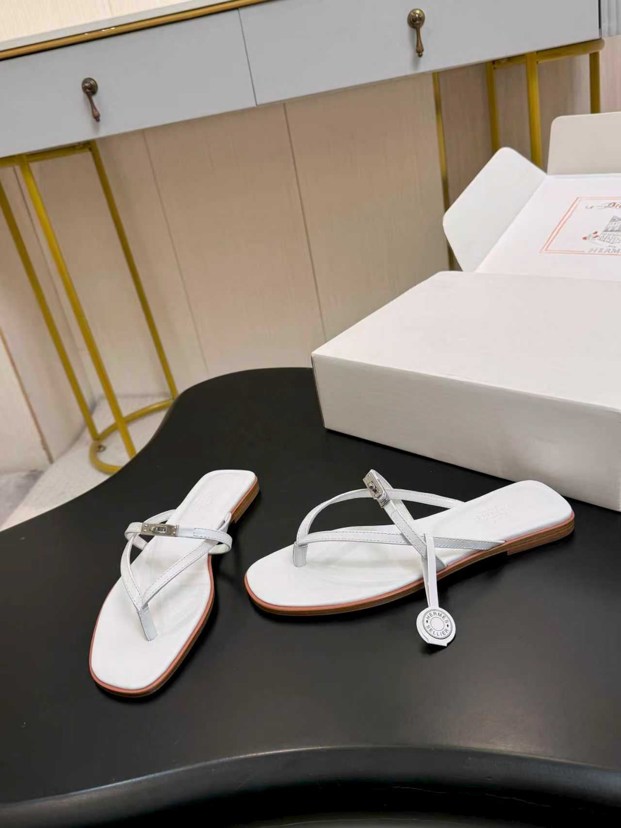 Hermes Slipper