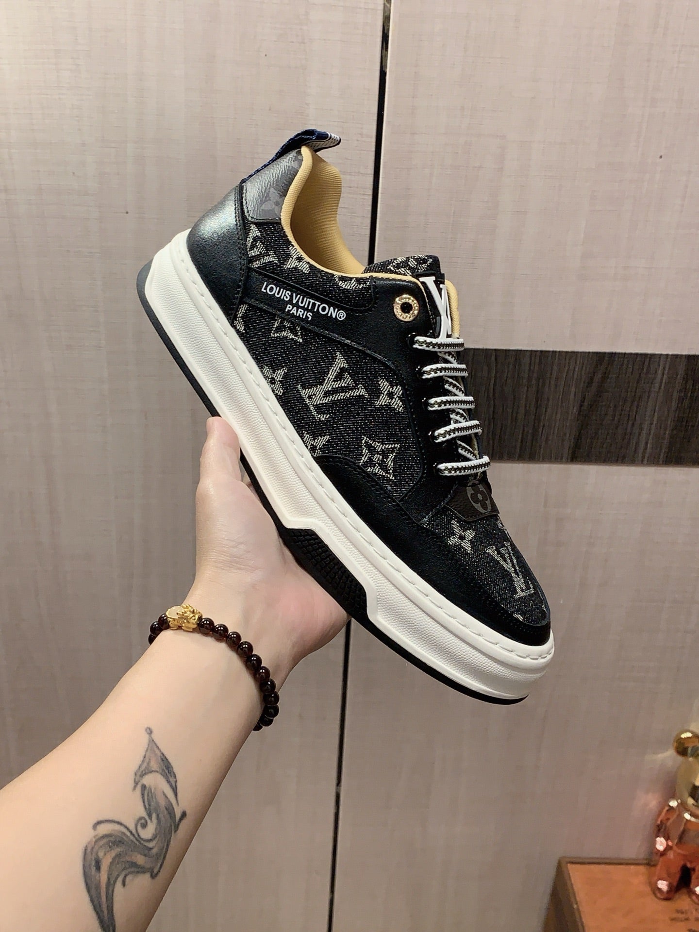 Louis Vuitton Sneaker