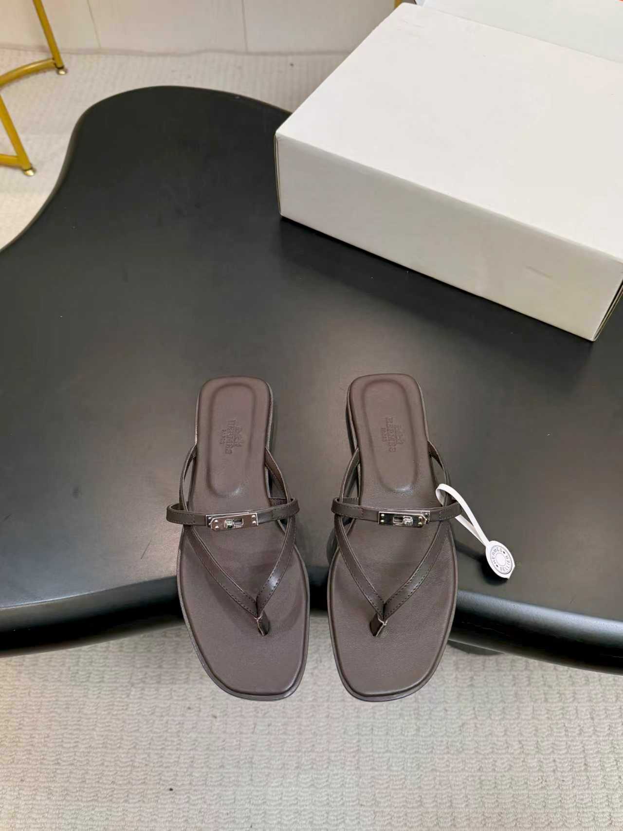 Hermes Slipper