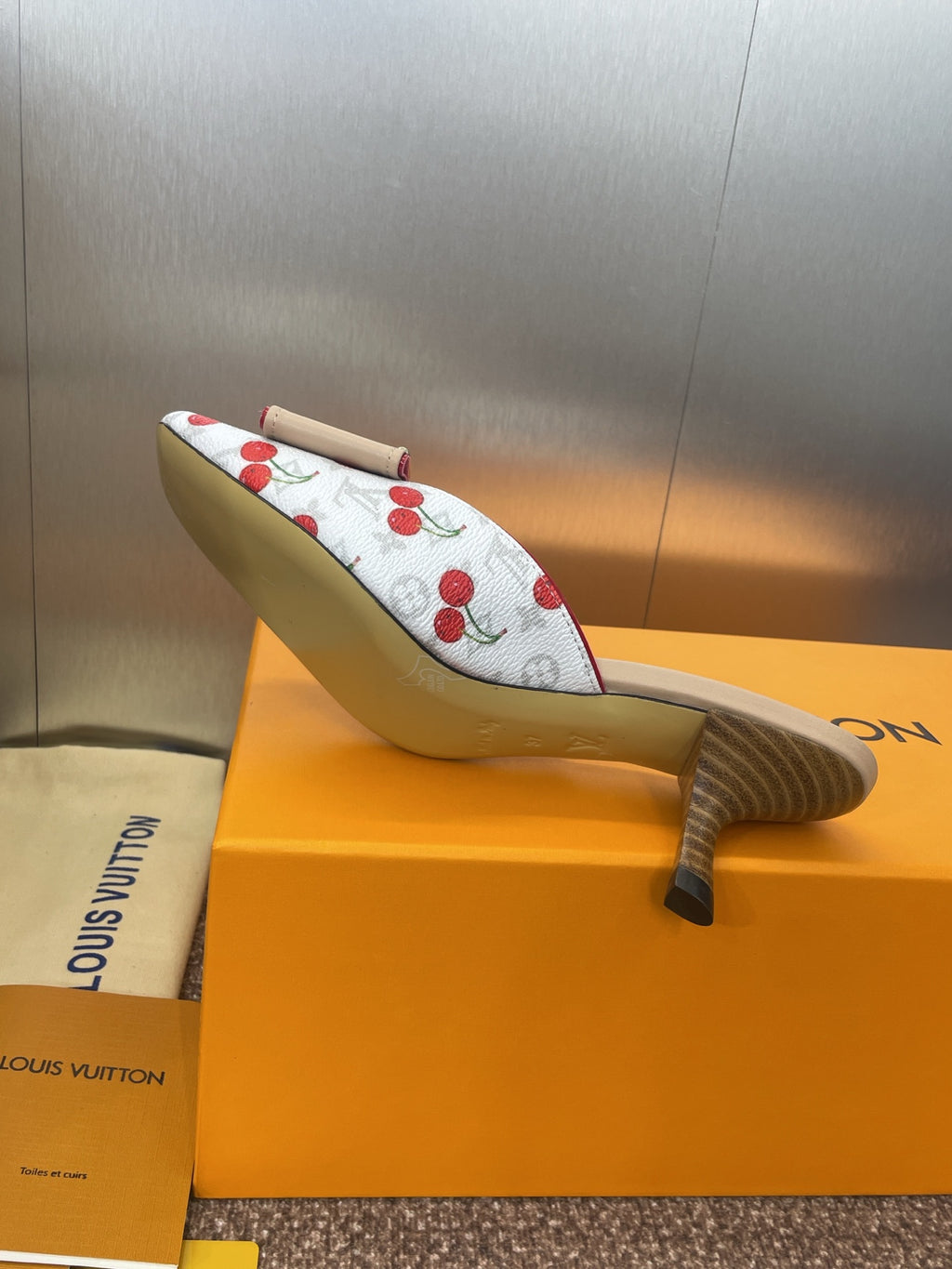 Louis Vuitton Topuklu