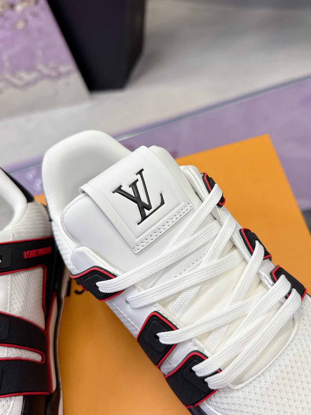 Louis Vuitton Sneaker