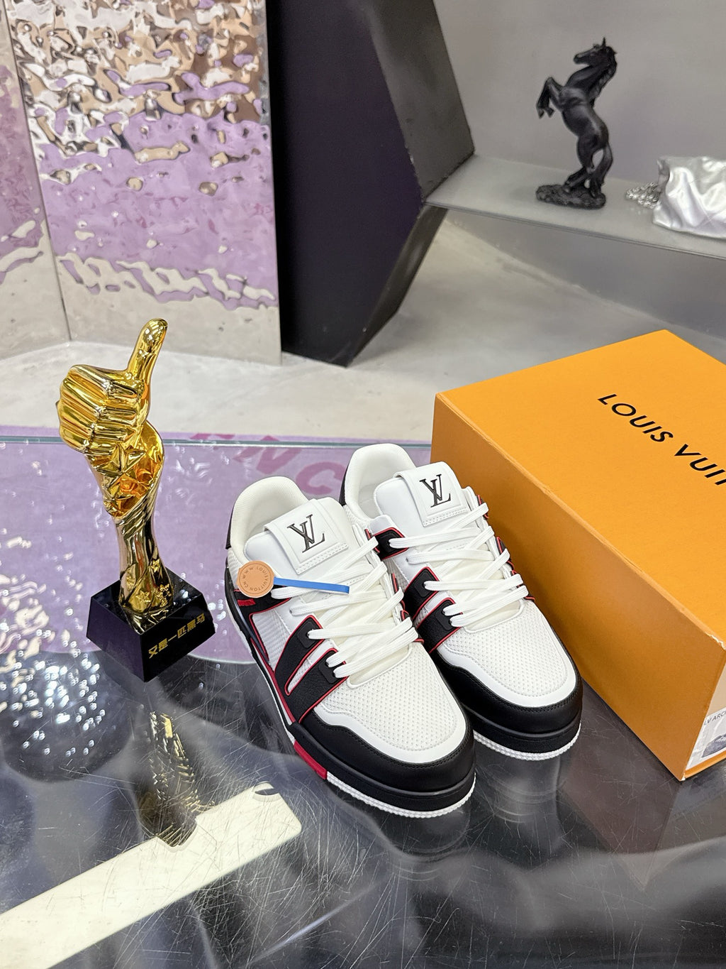 Louis Vuitton Sneaker