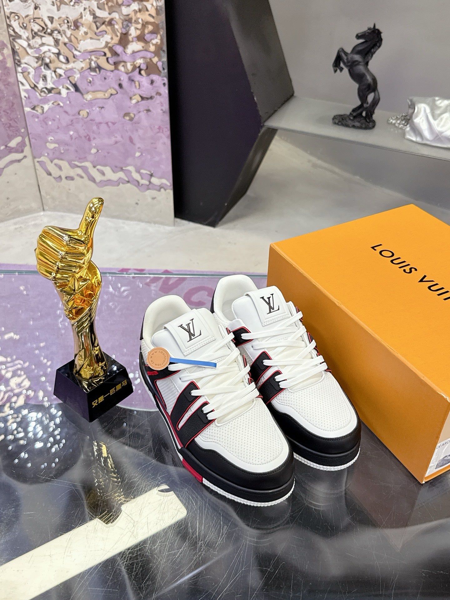 Louis Vuitton Sneaker