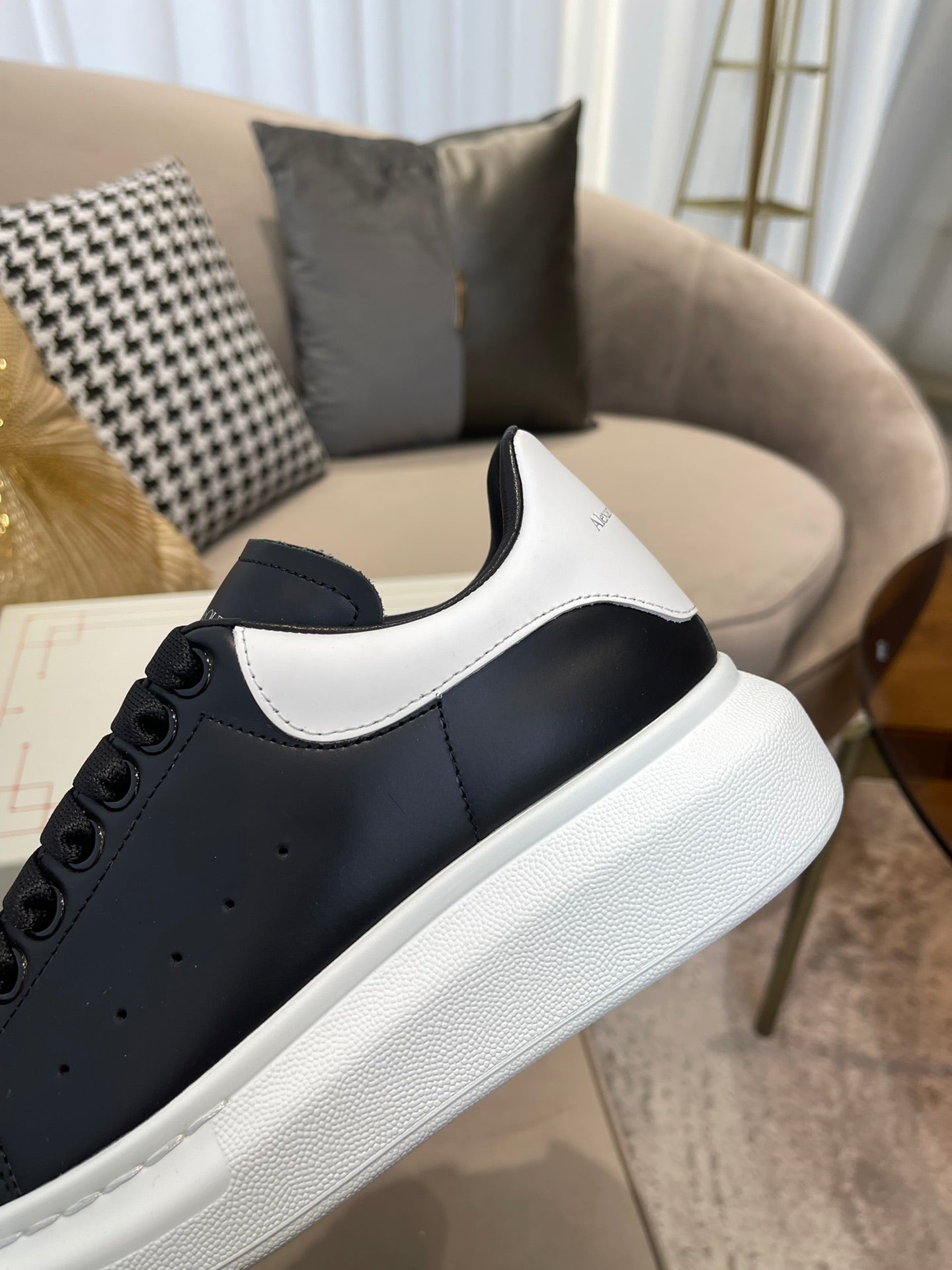 Alexander McQueen Sneaker