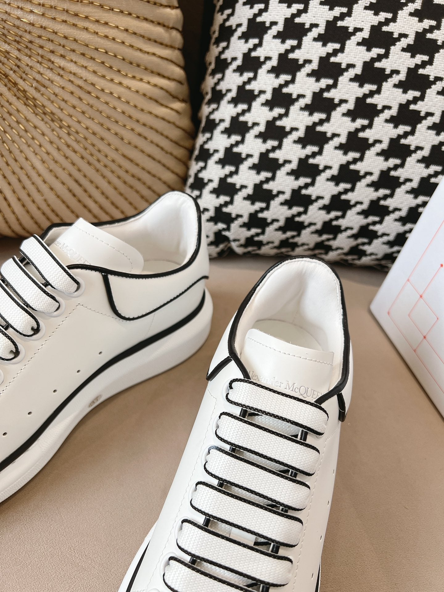 Alexander McQueen Sneaker