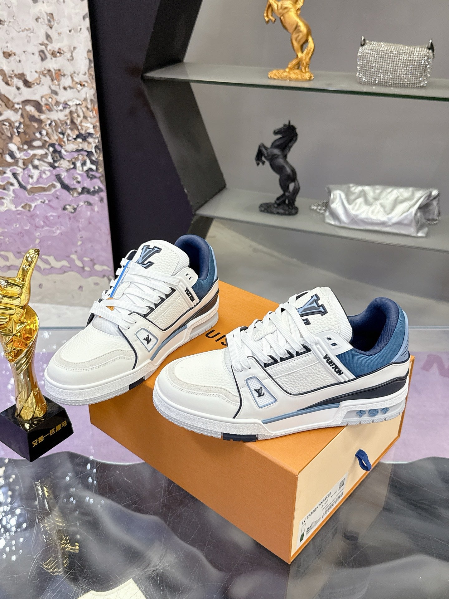 Louis Vuitton Sneaker