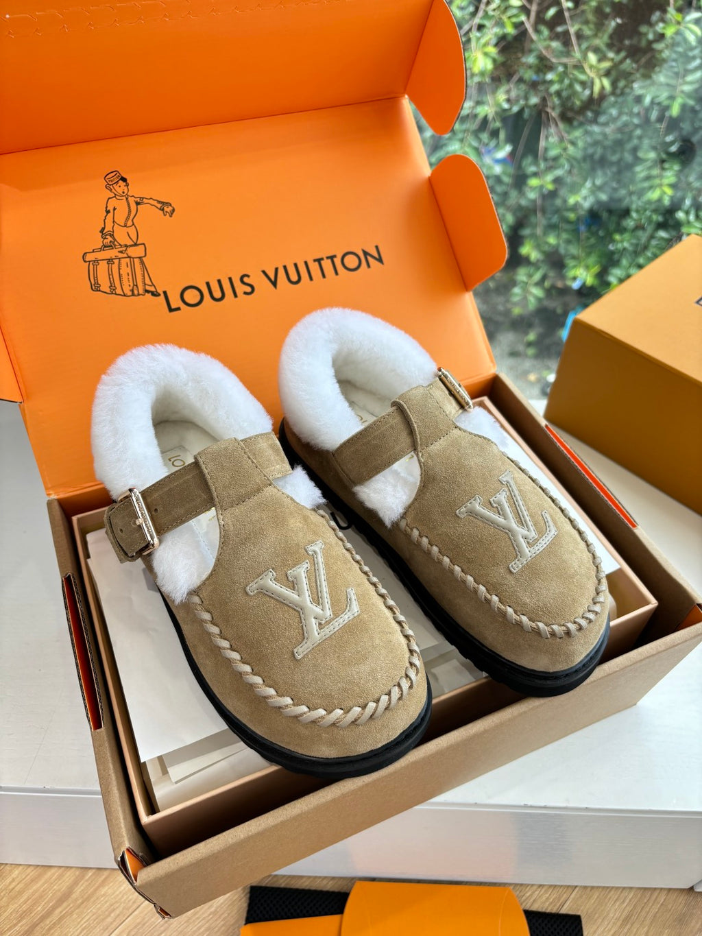 Louis Vuitton Slipper