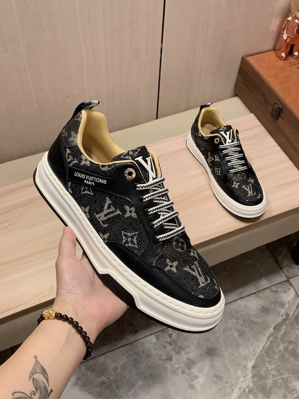 Louis Vuitton Sneaker