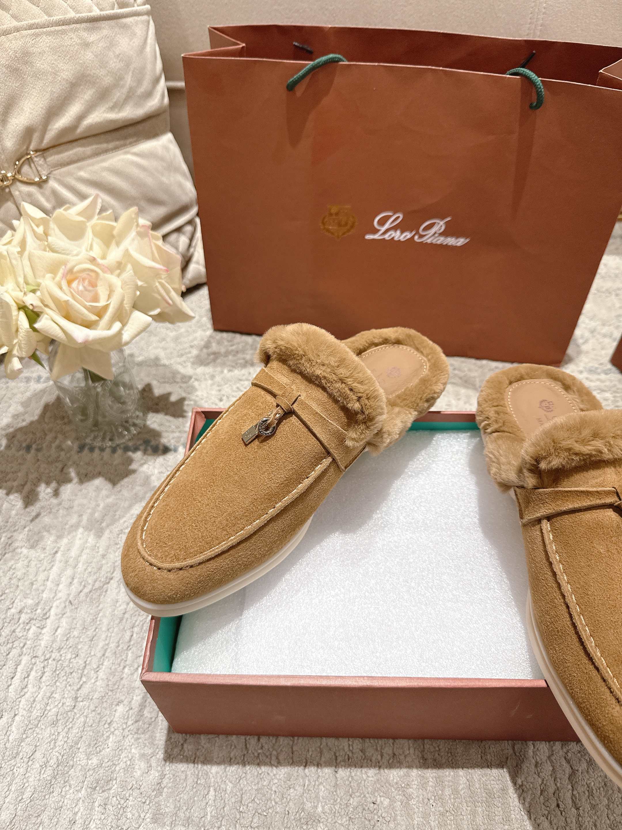 Loro Piana Slipper