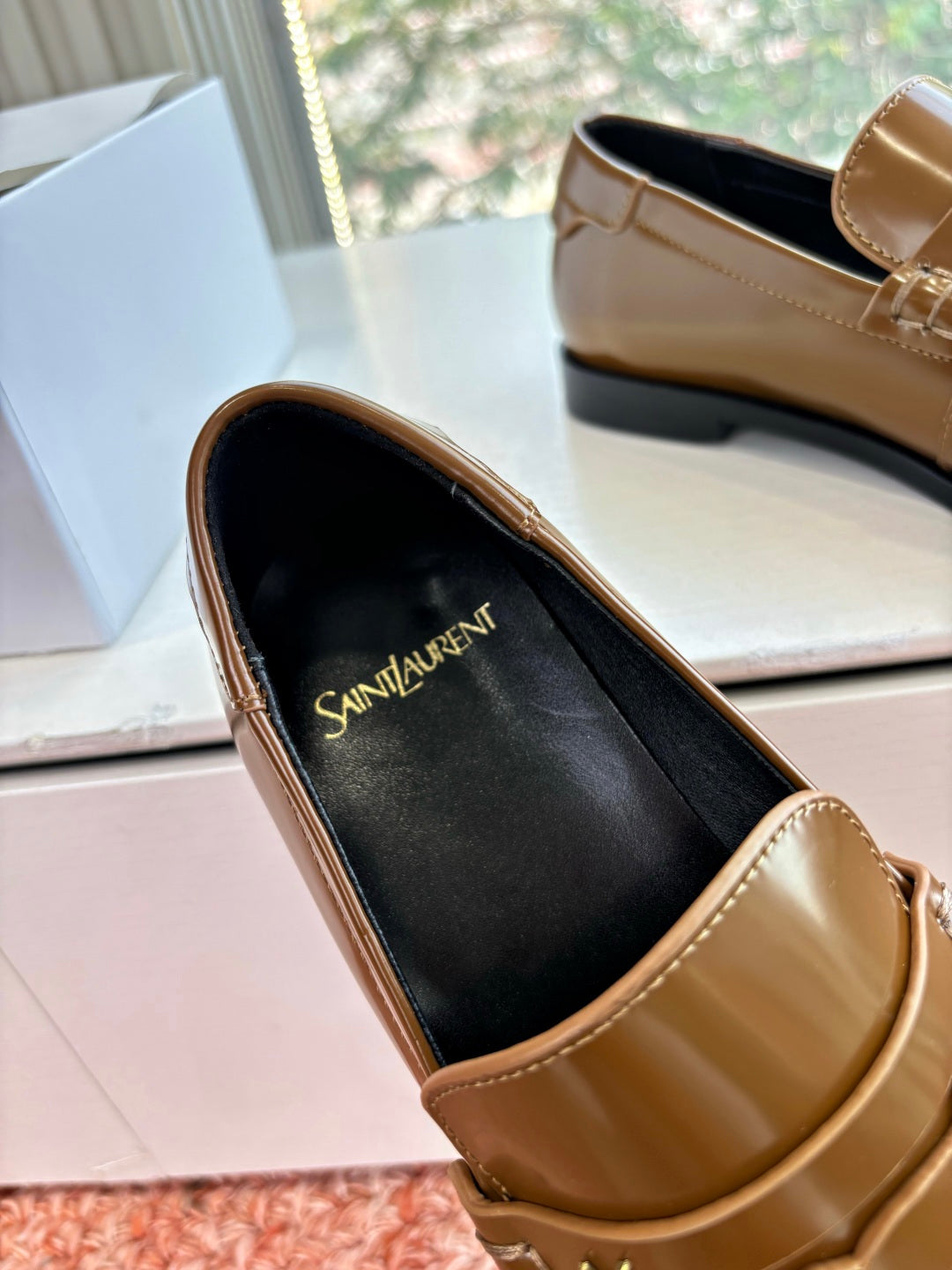 Yves Saint Laurent Loafer