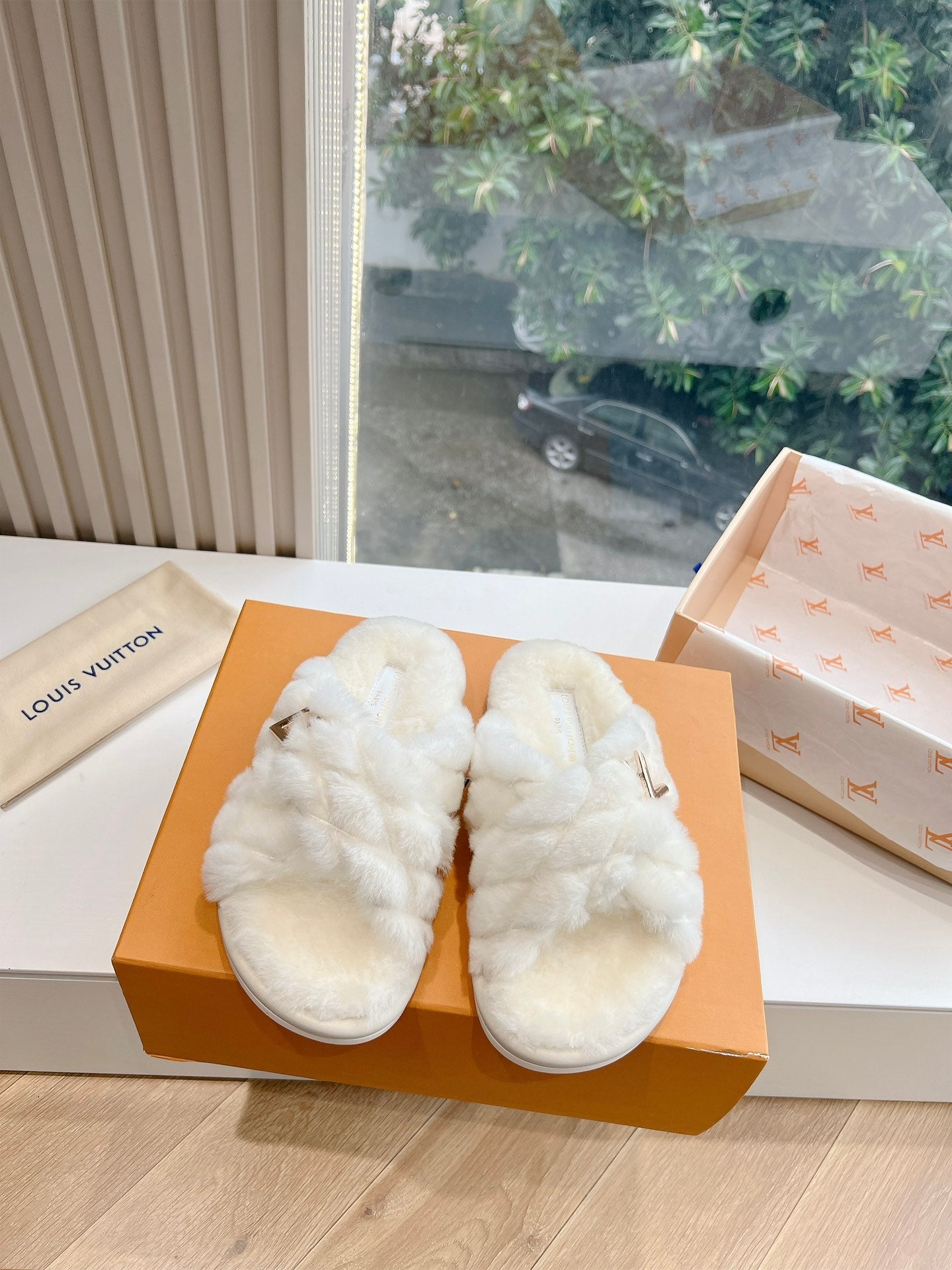Louis Vuitton Slipper