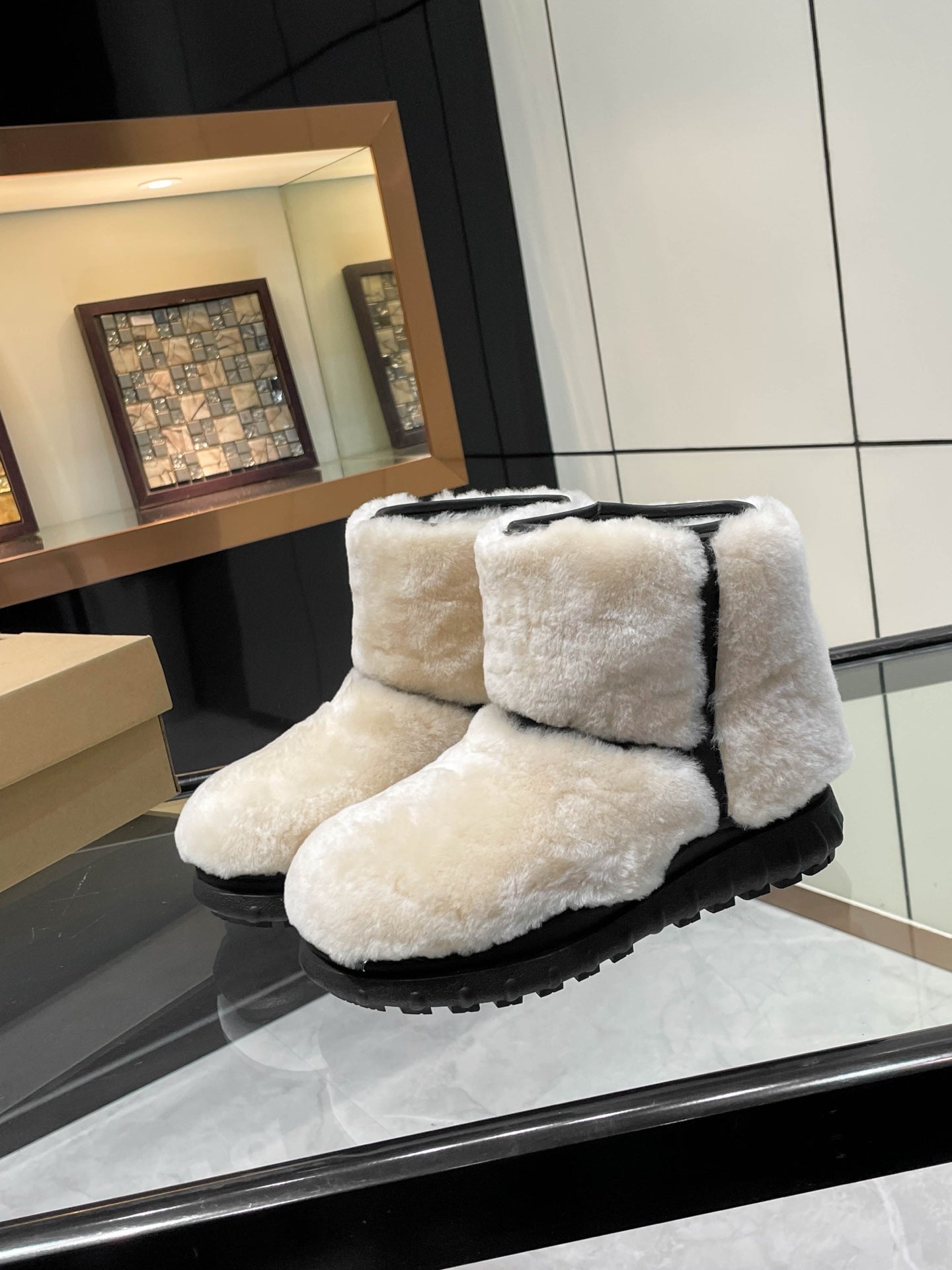 Ugg 2025 New