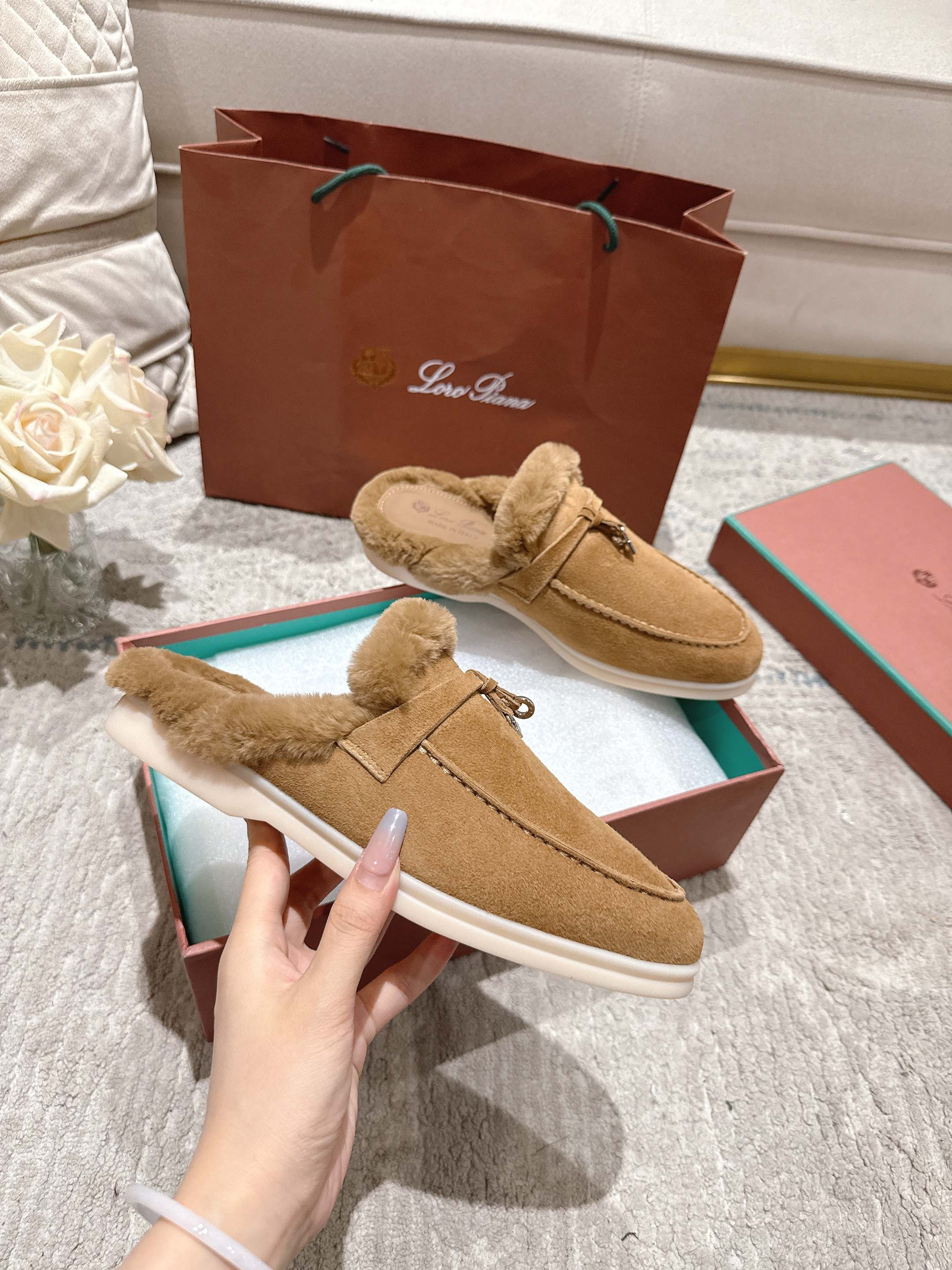 Loro Piana Slipper
