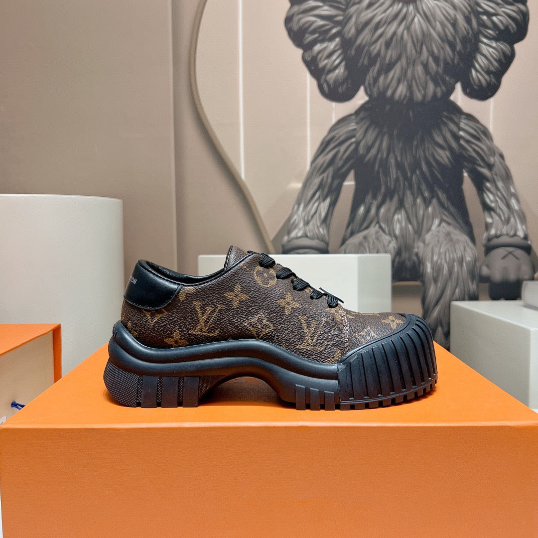 Louis Vuitton Sneaker
