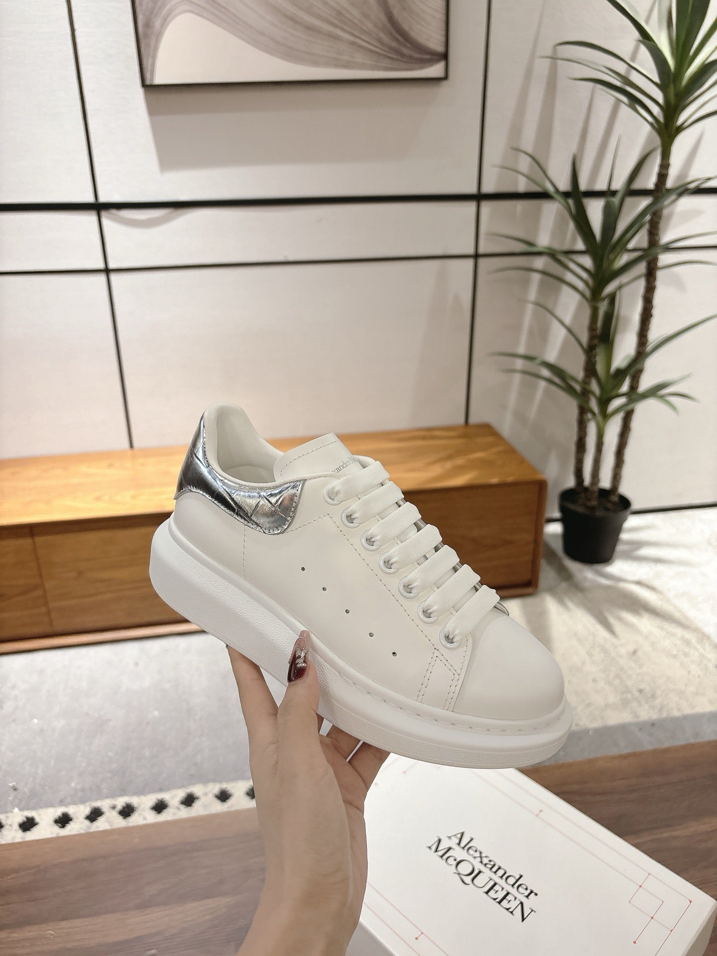 Alexander McQueen Sneaker
