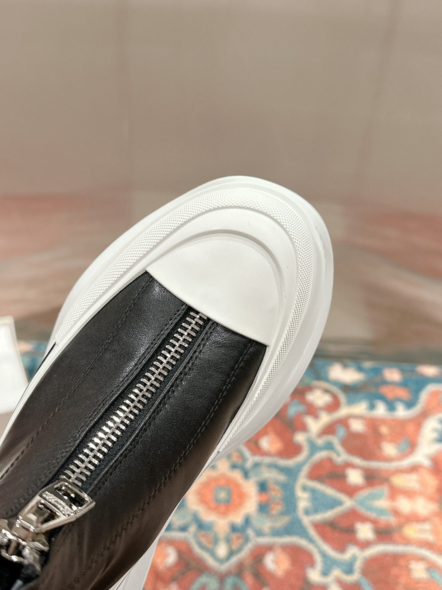 Alexander McQueen Bot