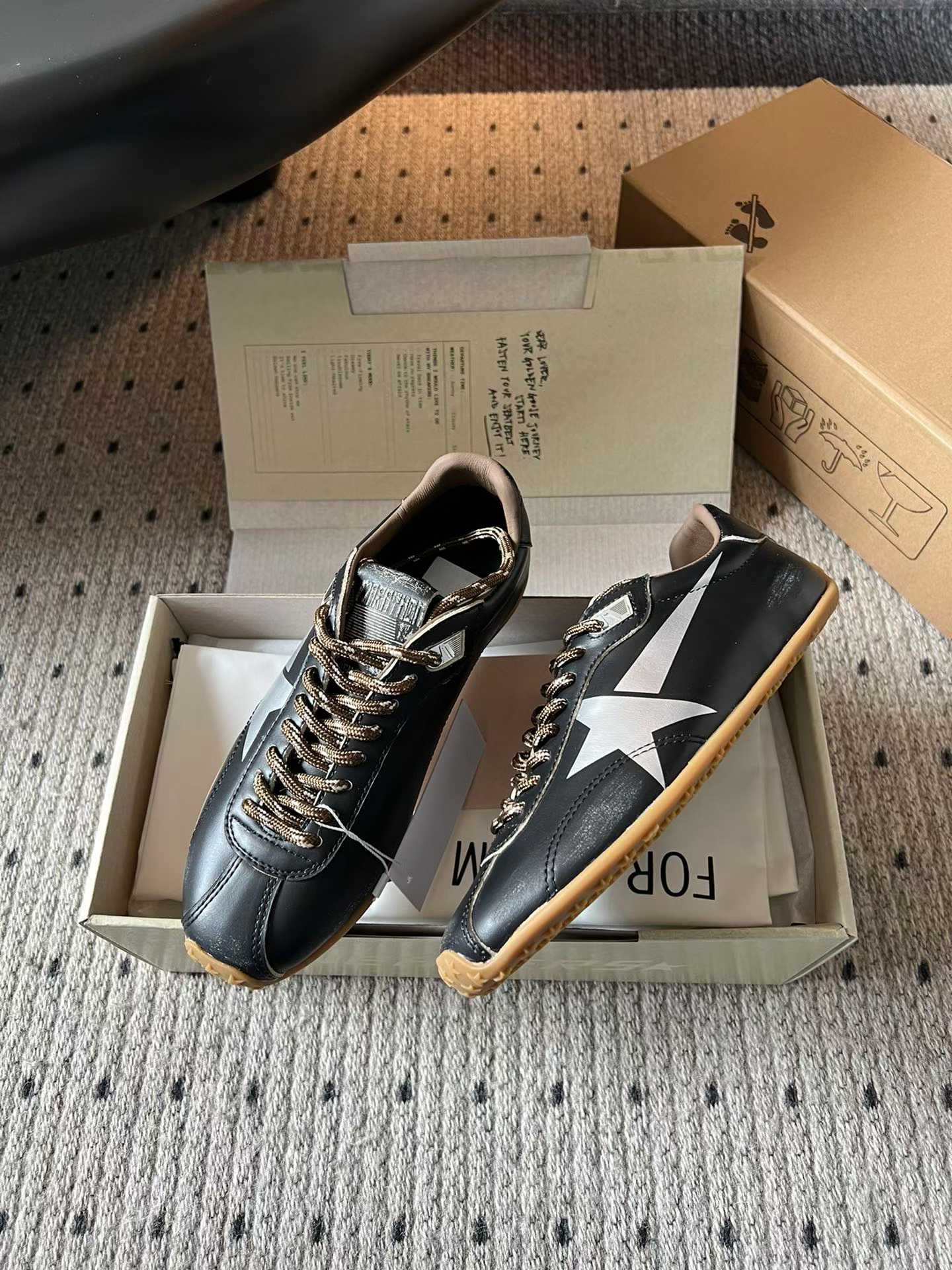 Golden Goose Sneaker