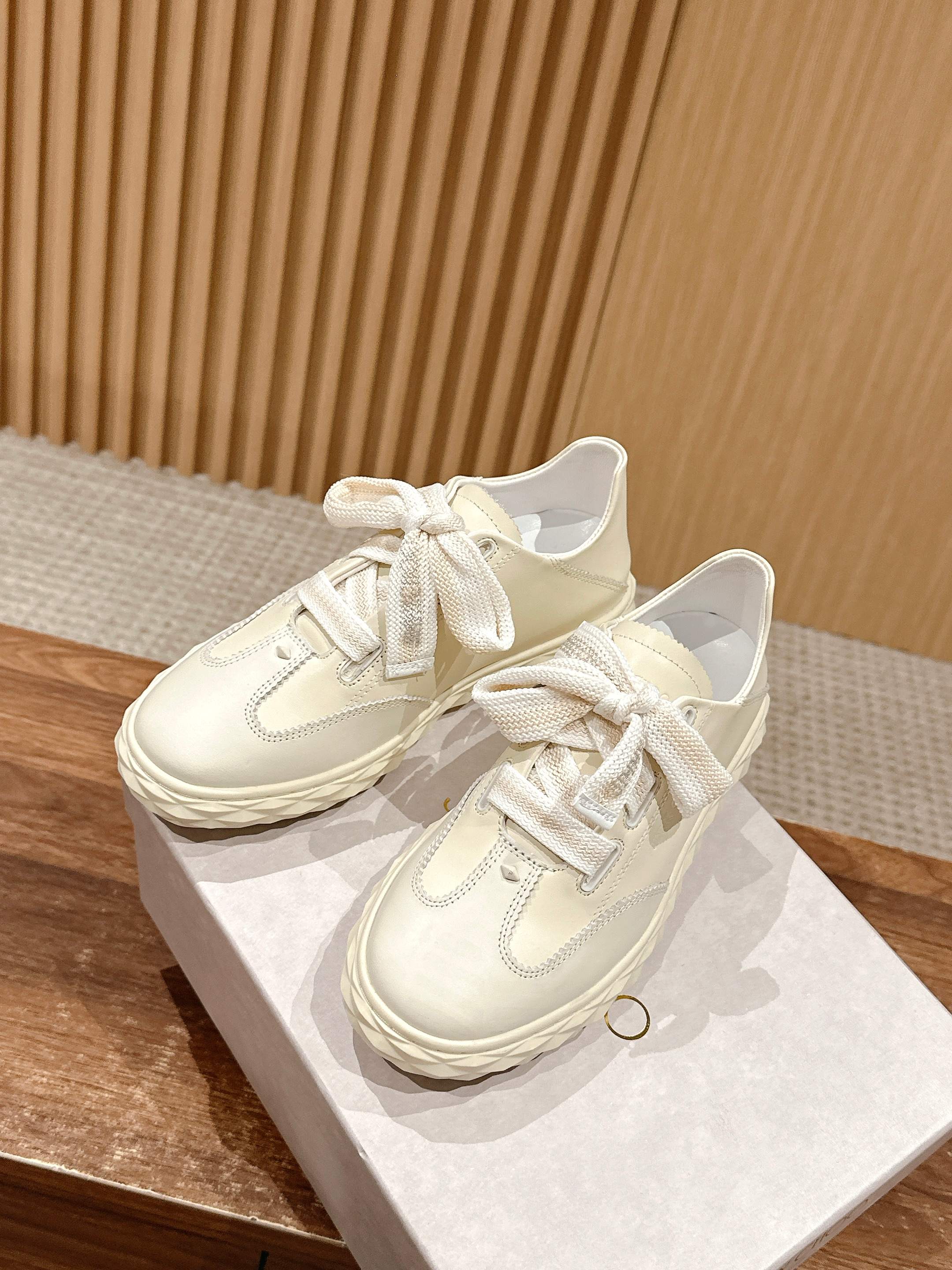Jimmy Choo Sneaker