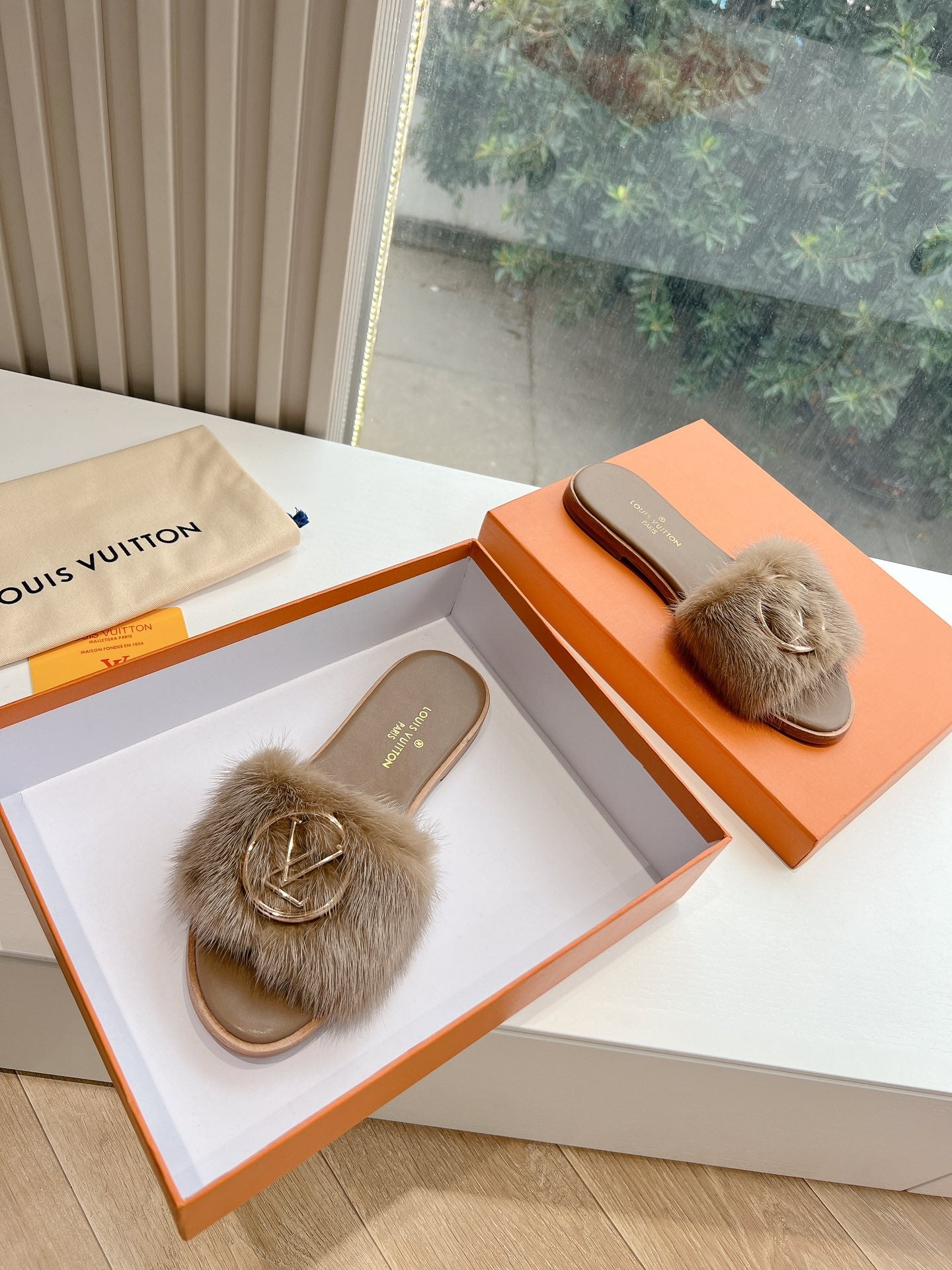 Louis Vuitton Slipper