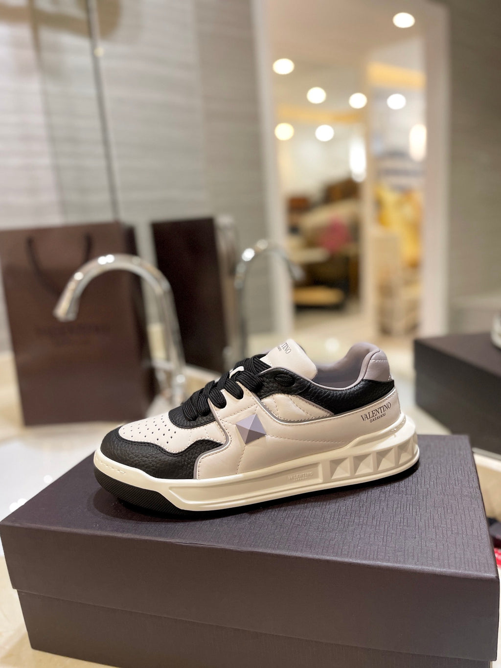 Valentino Sneaker