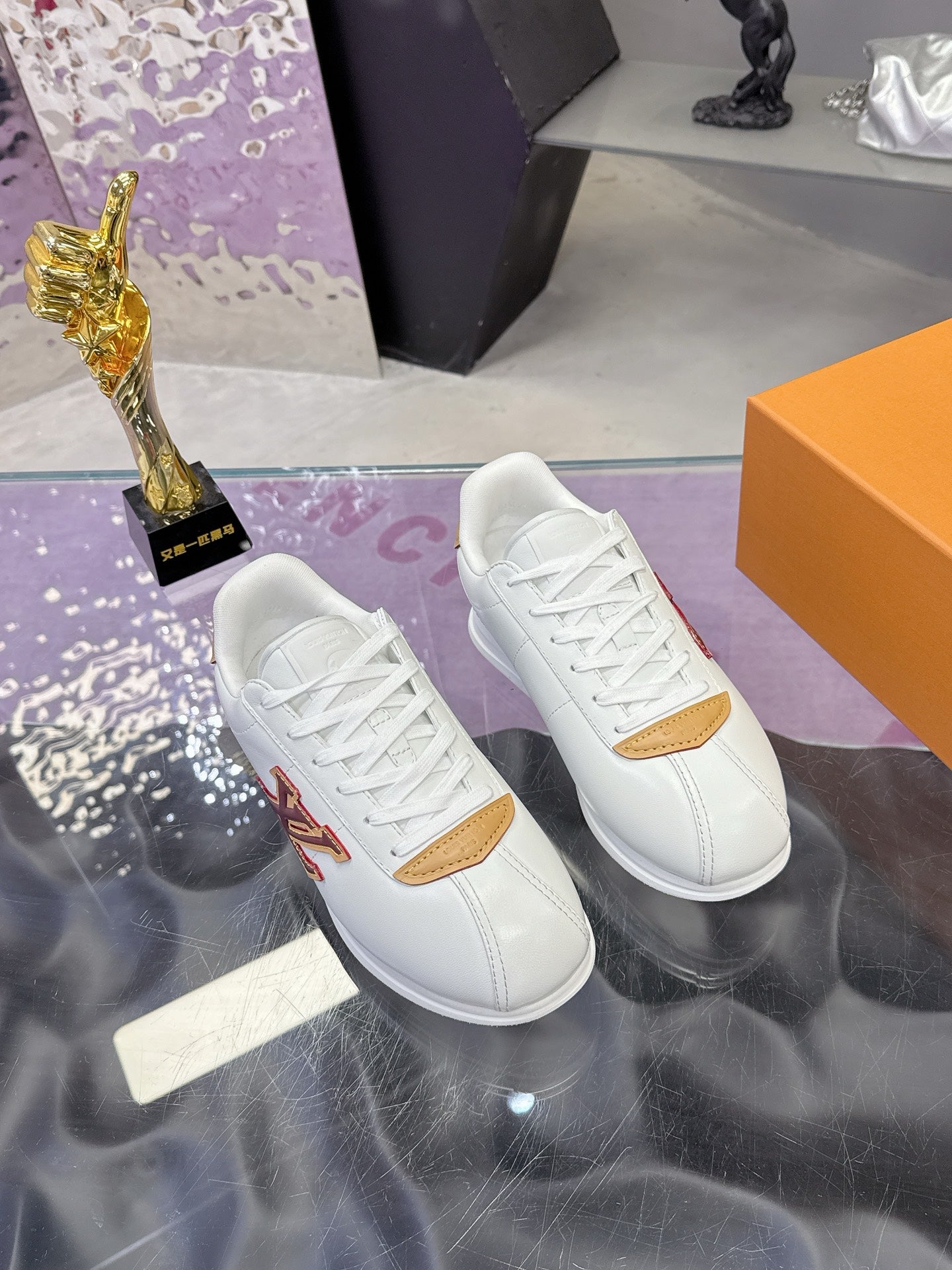 Louis Vuitton Sneaker