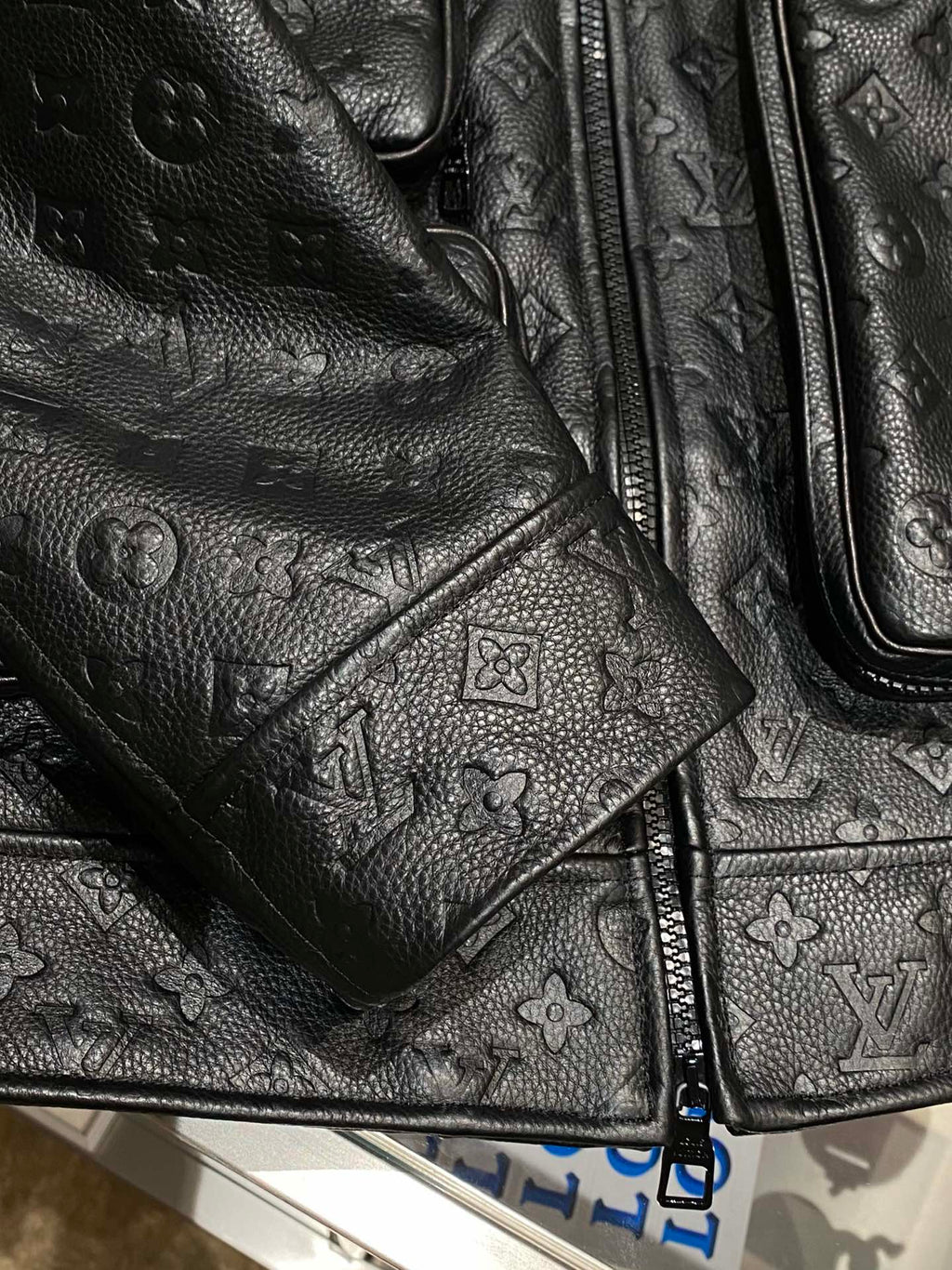 Louis Vuitton Deri Mont