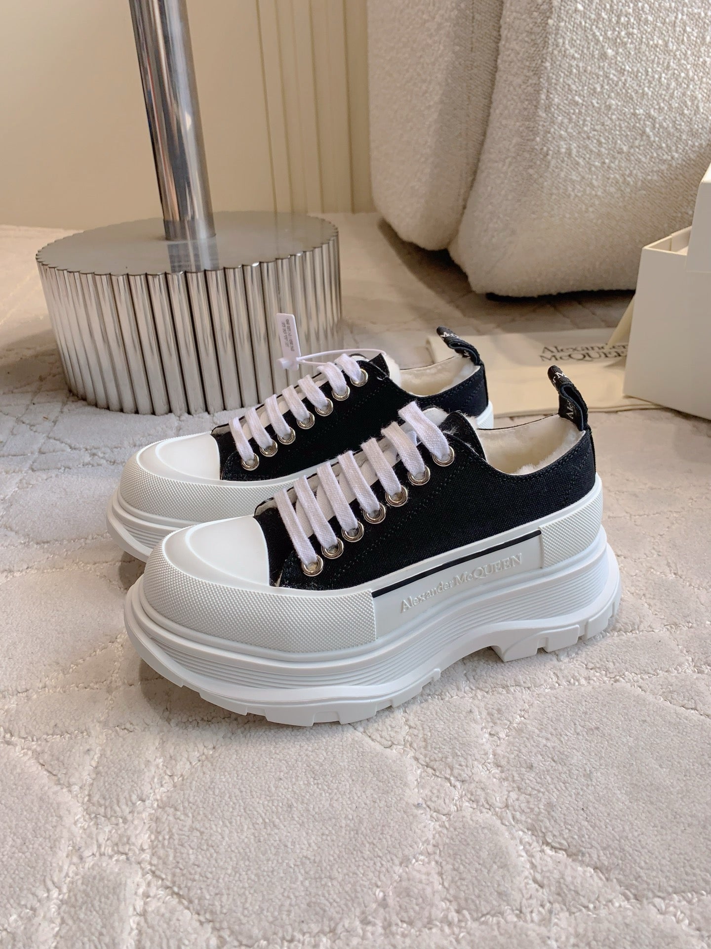 Alexander McQueen Sneaker (Kürklü)