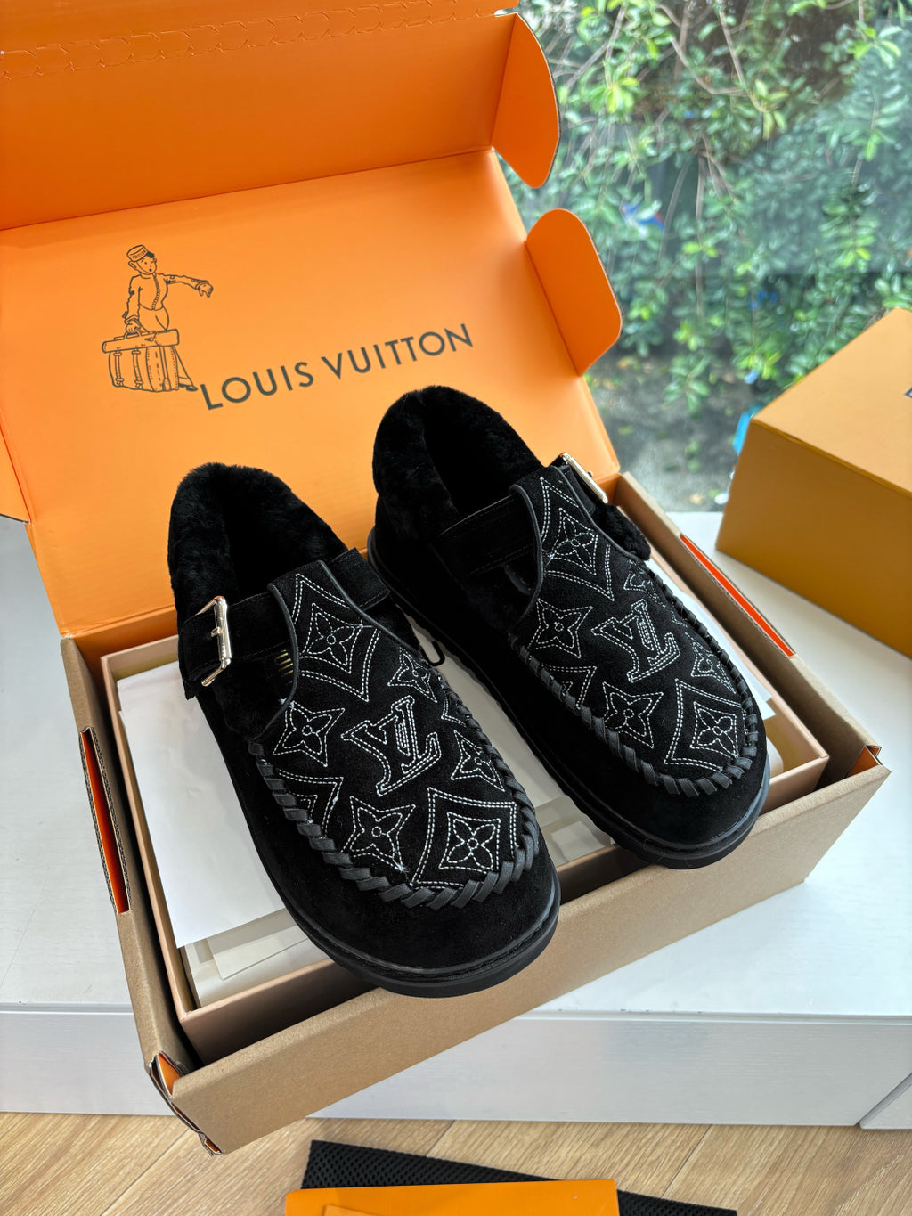 Louis Vuitton Slipper