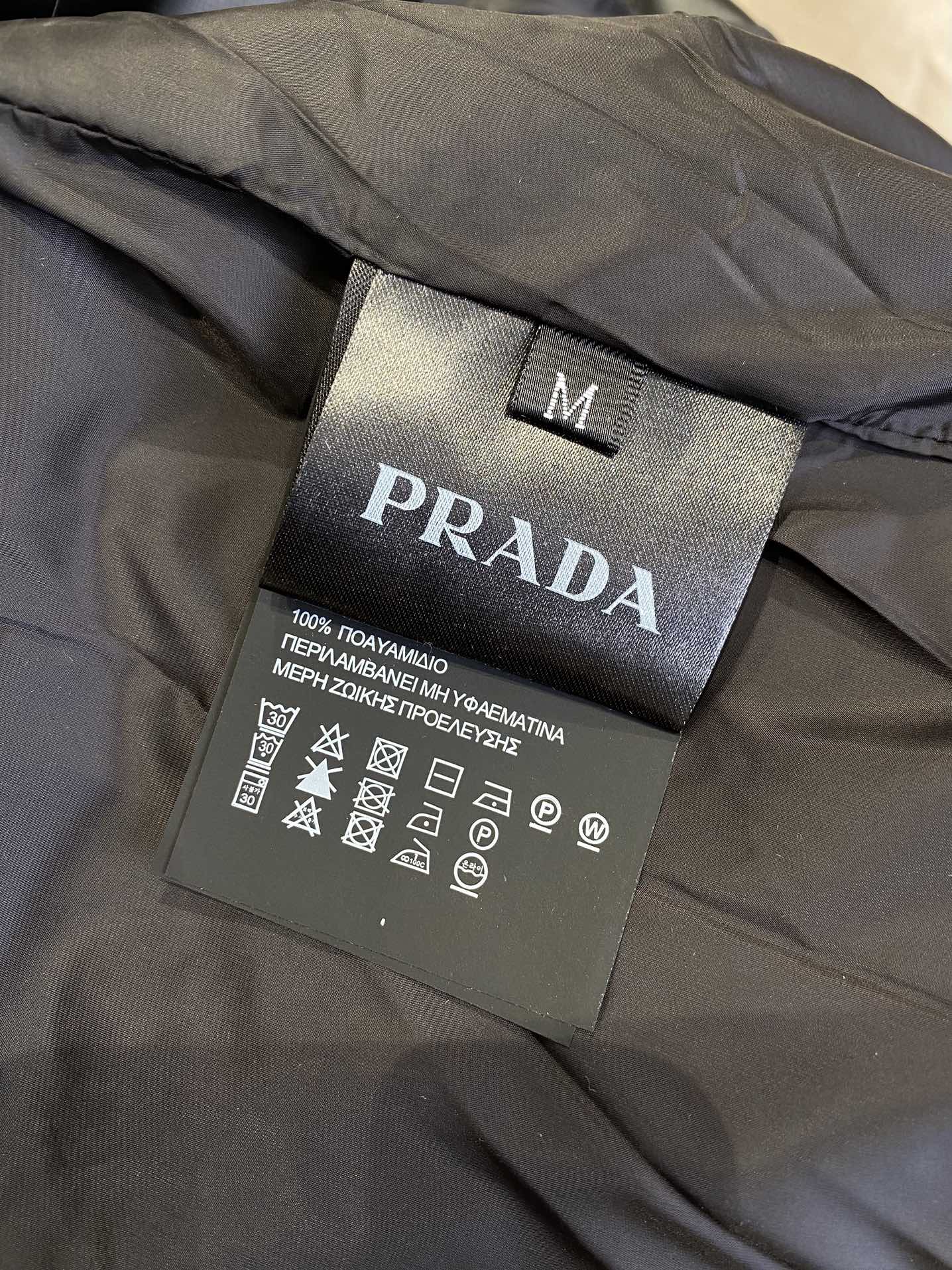 Prada Mont