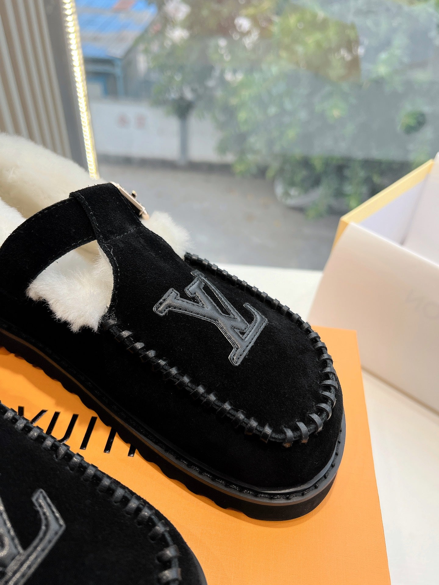 Louis Vuitton Slipper