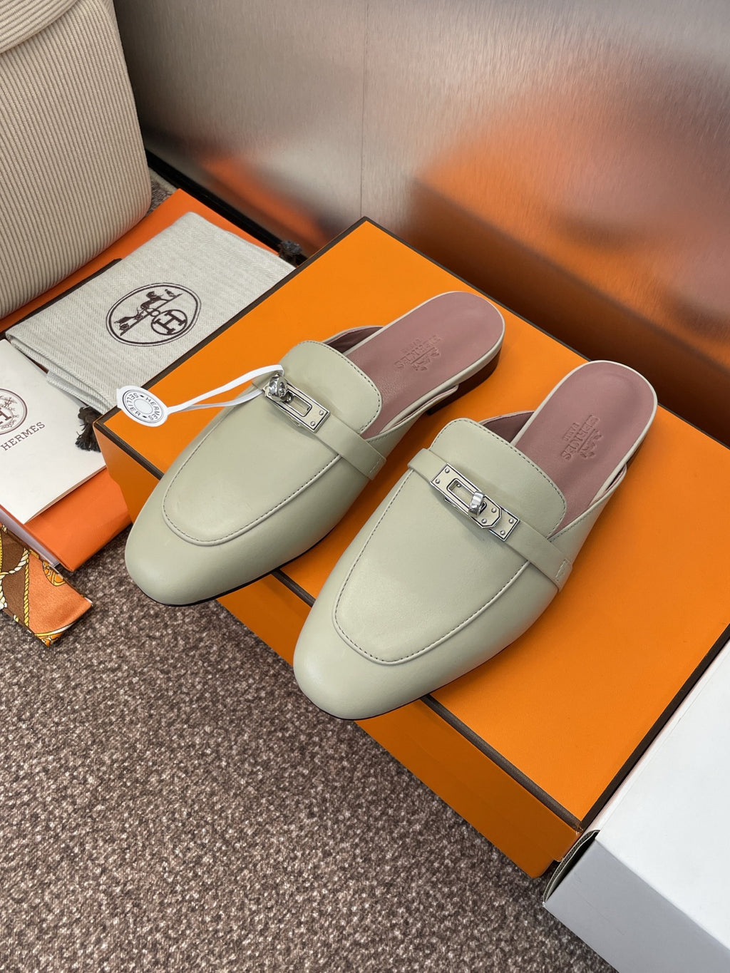 Hermes Slipper