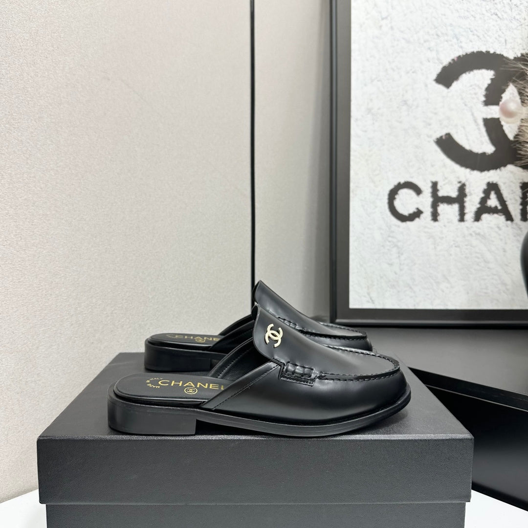 Chanel Slipper