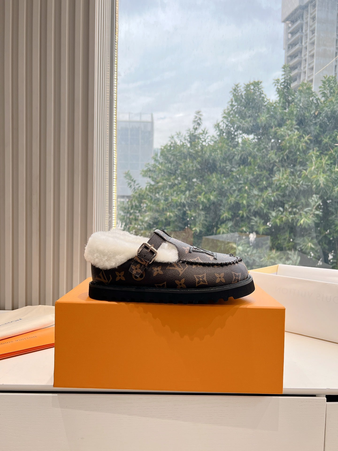 Louis Vuitton Slipper