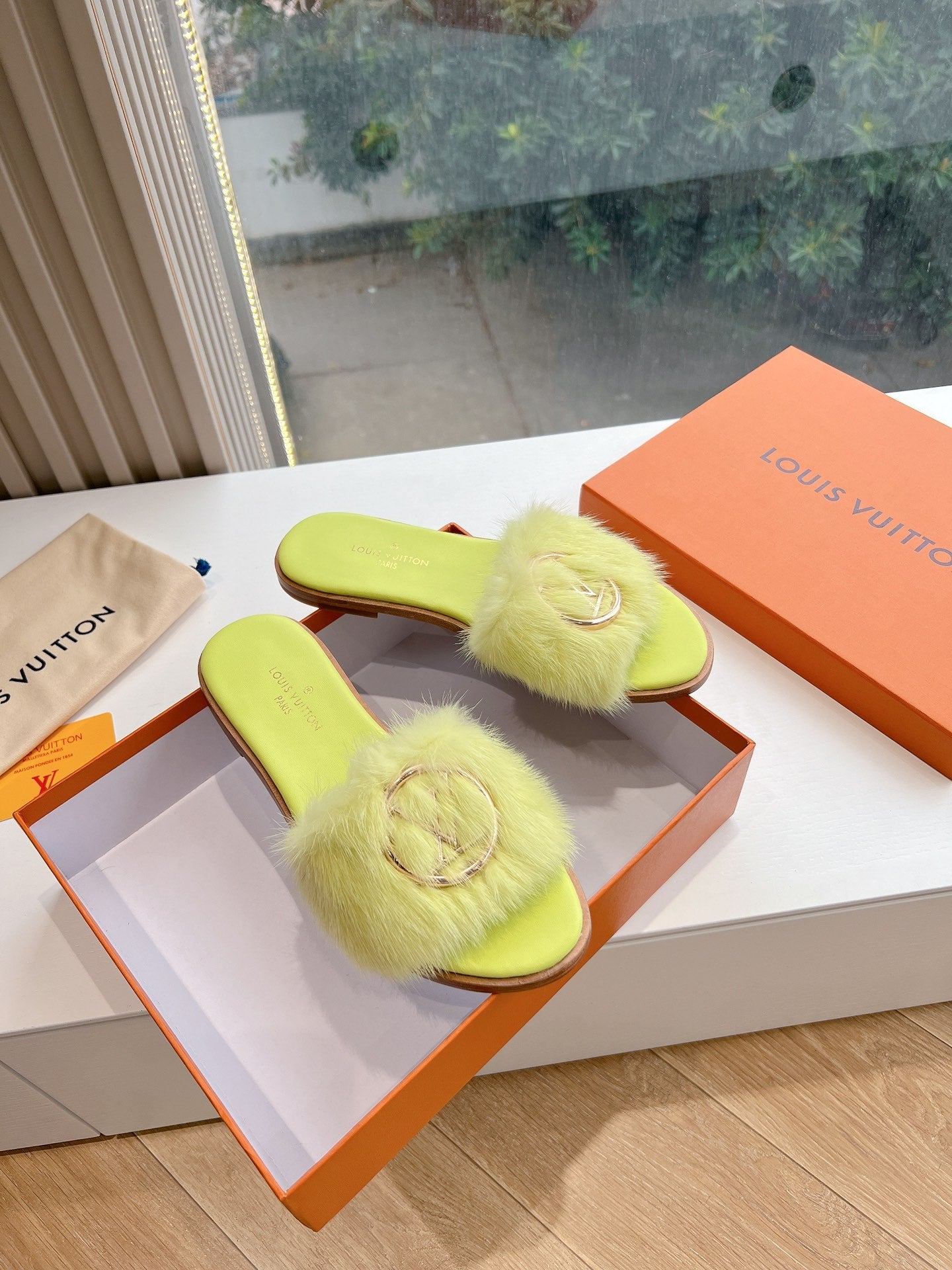 Louis Vuitton Slipper