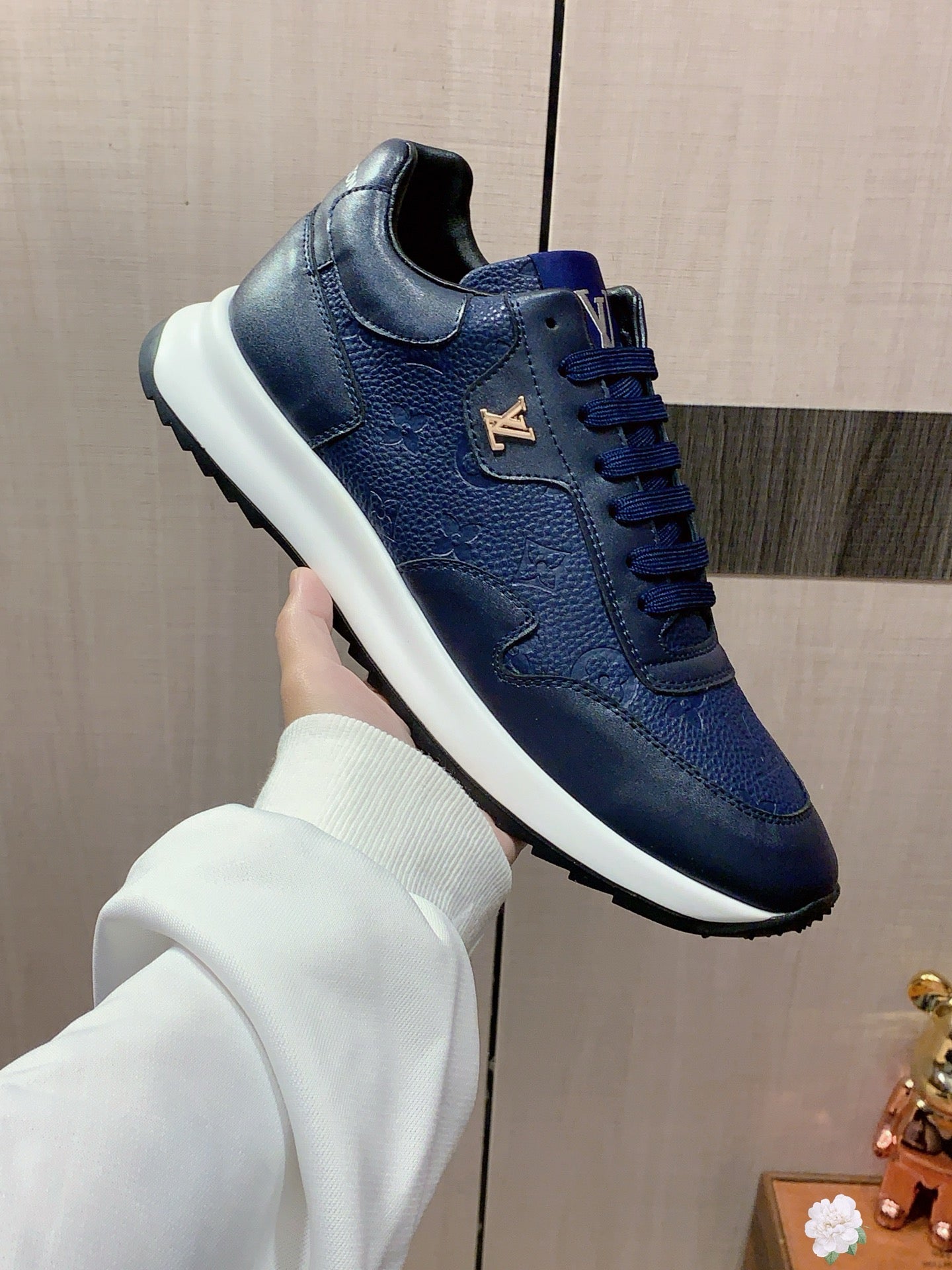 Louis Vuitton Sneaker