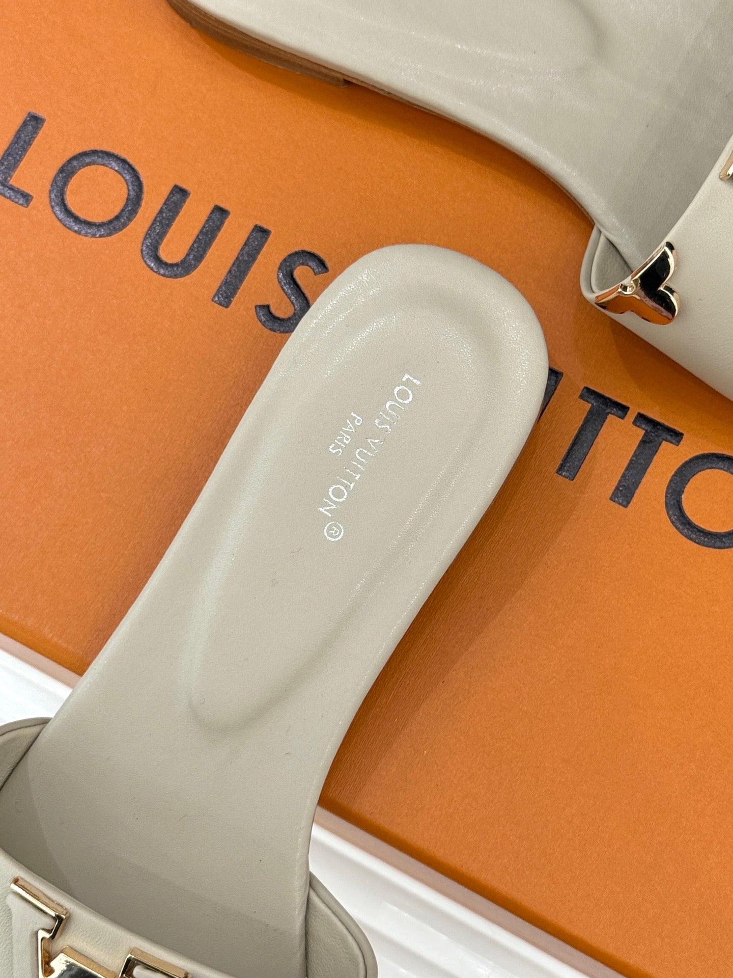 Louis Vuitton Slipper