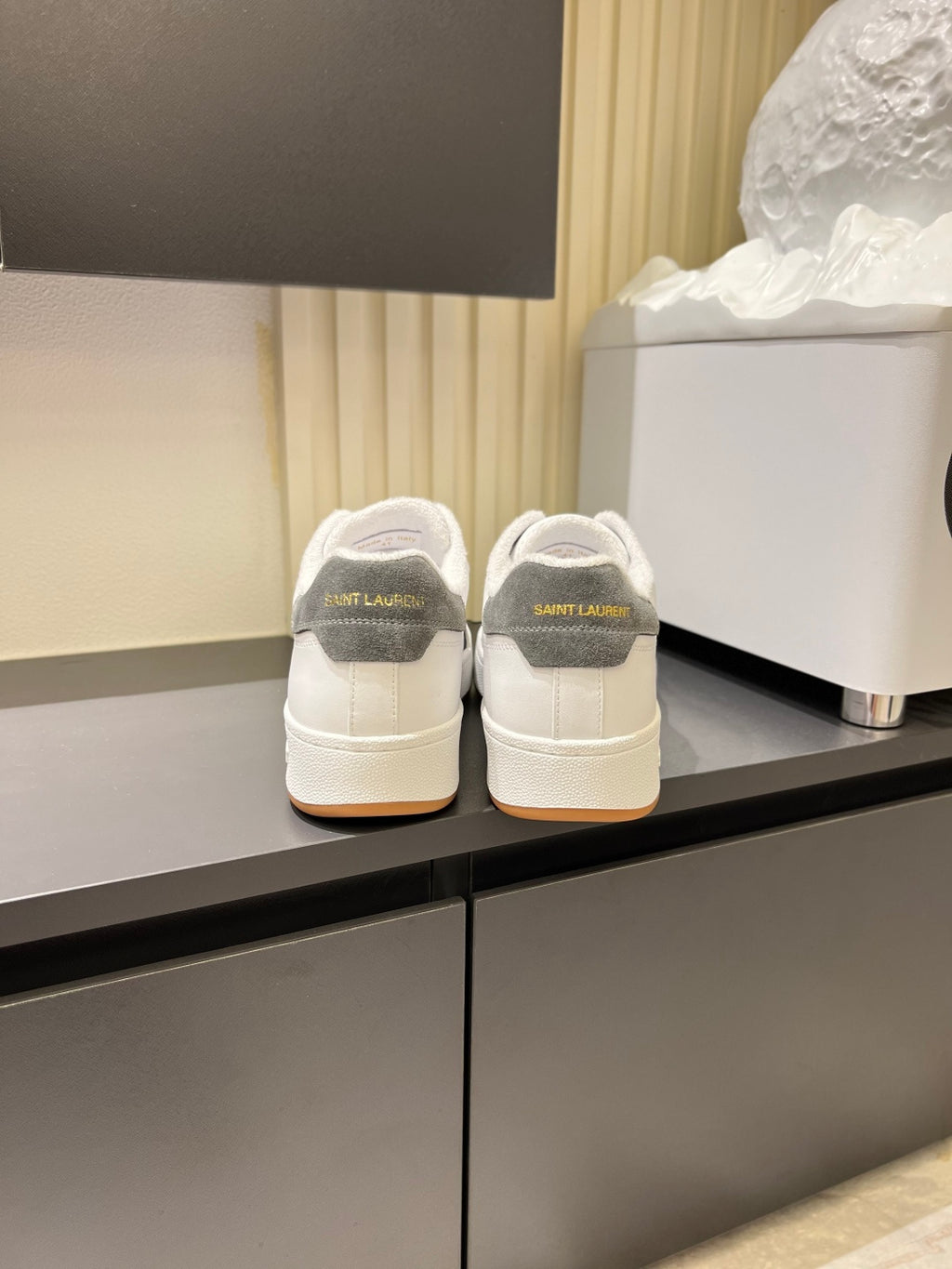 Yves Saint Laurent Sneaker