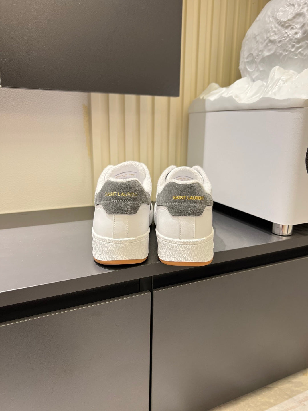 Yves Saint Laurent Sneaker