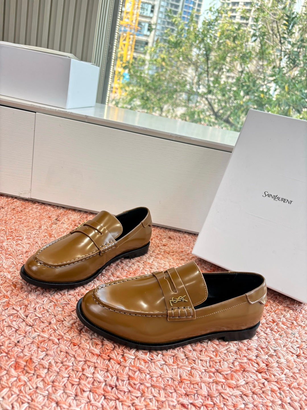 Yves Saint Laurent Loafer