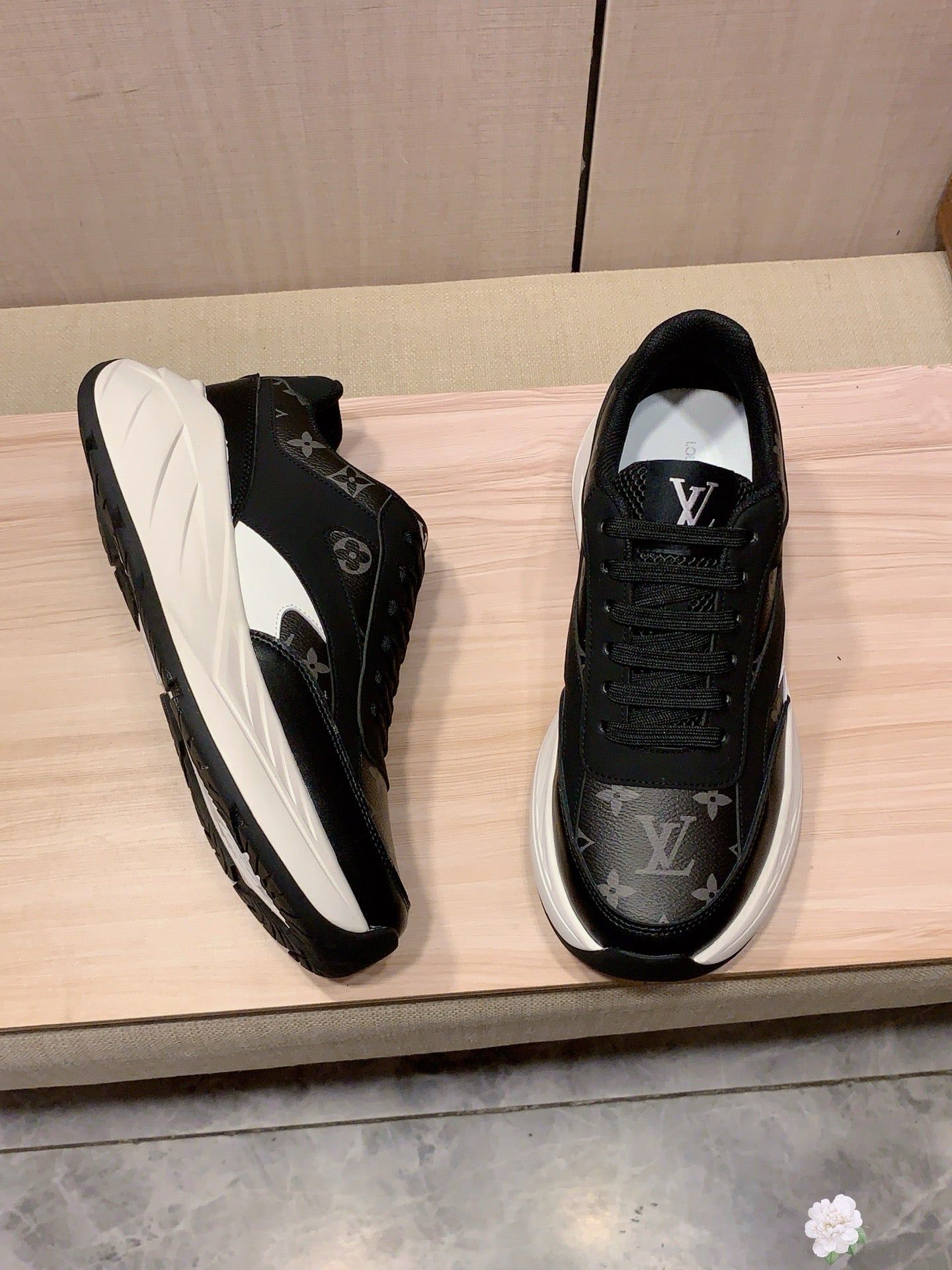 Louis Vuitton Sneaker