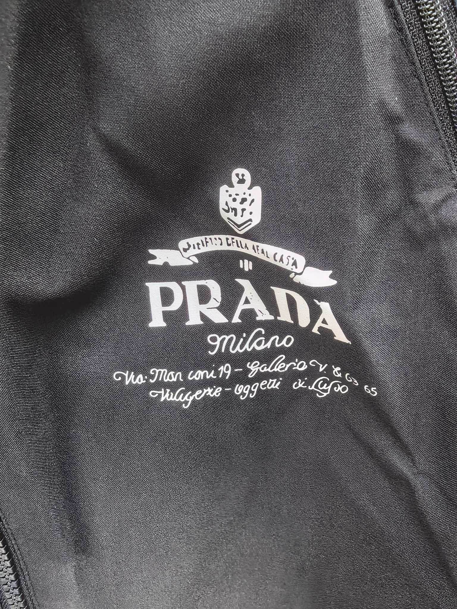 Prada Mont
