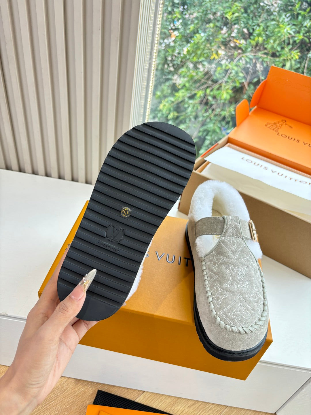 Louis Vuitton Slipper