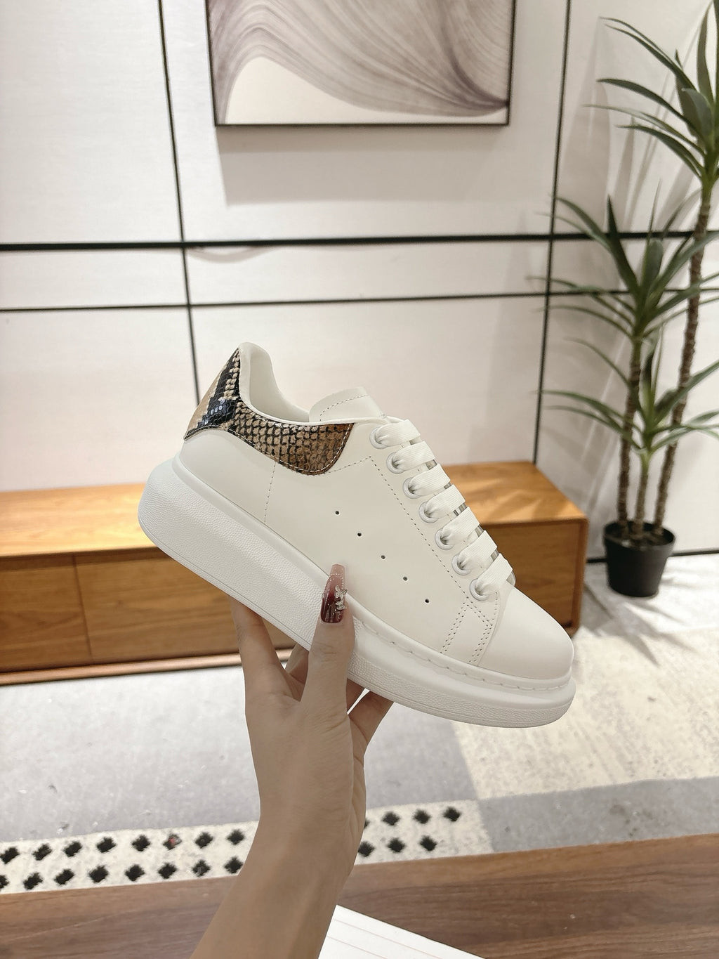 Alexander McQueen Sneaker