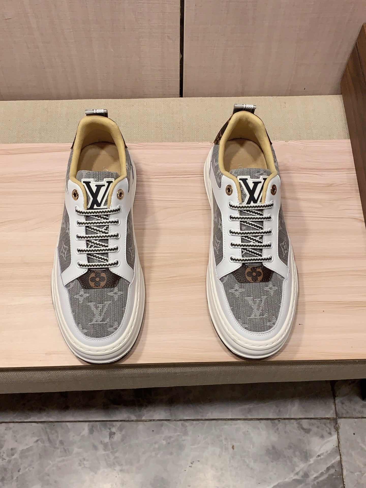 Louis Vuitton Sneaker