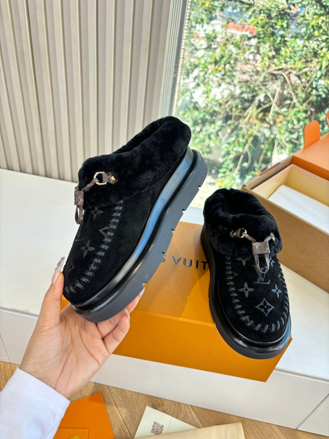 Louis Vuitton Slipper Hemen Teslim İndirimli