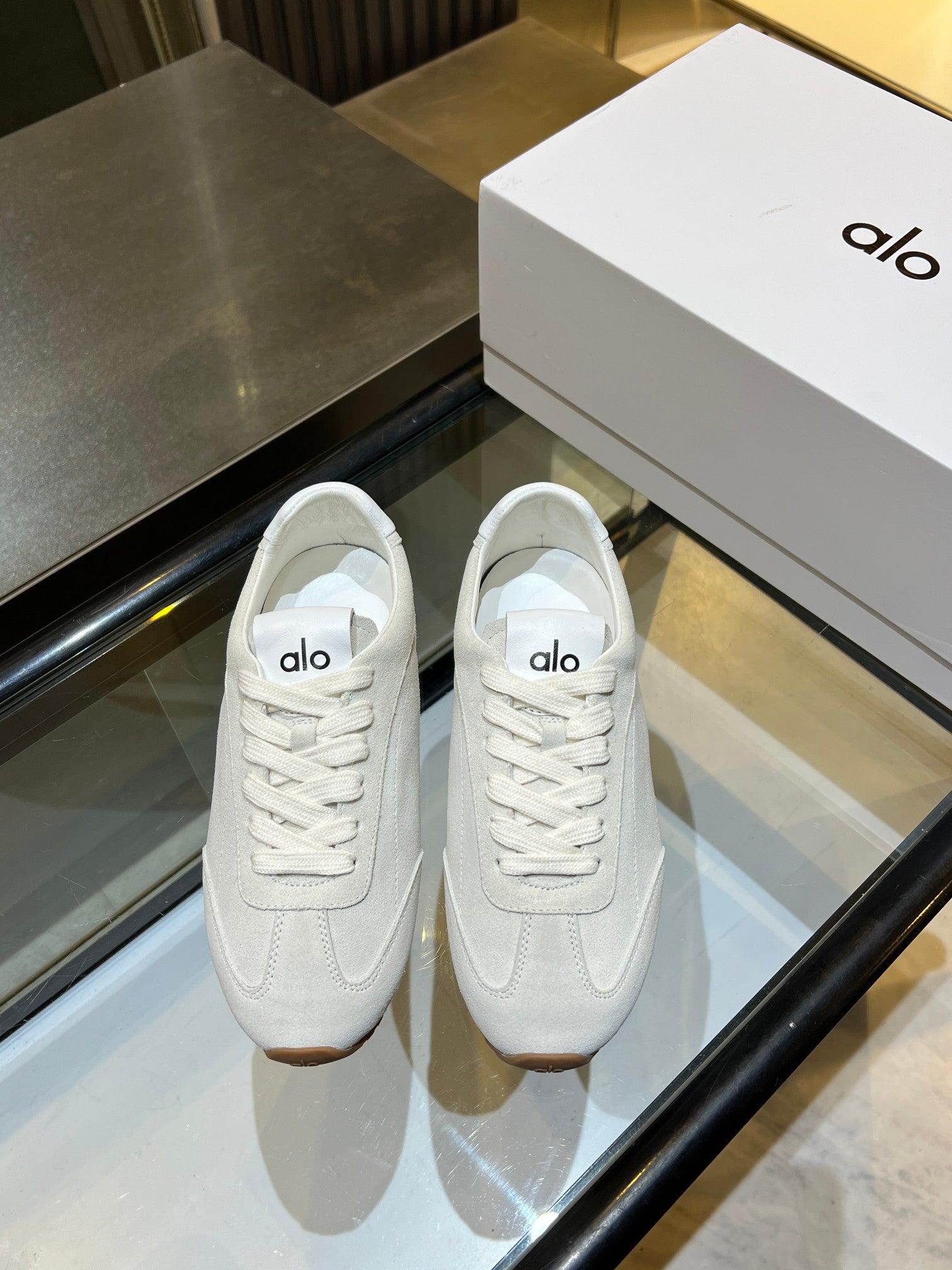 Alo Sneaker