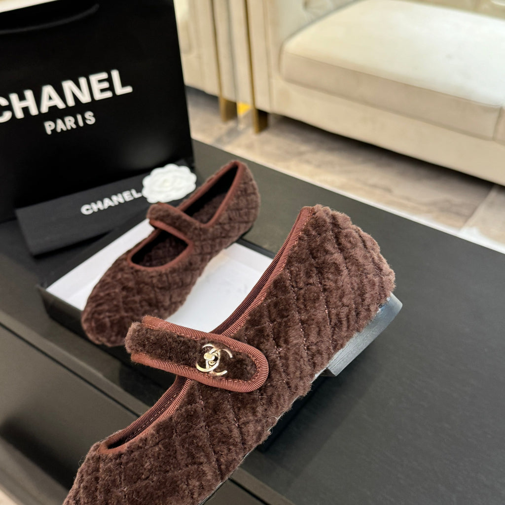 Chanel Slipper
